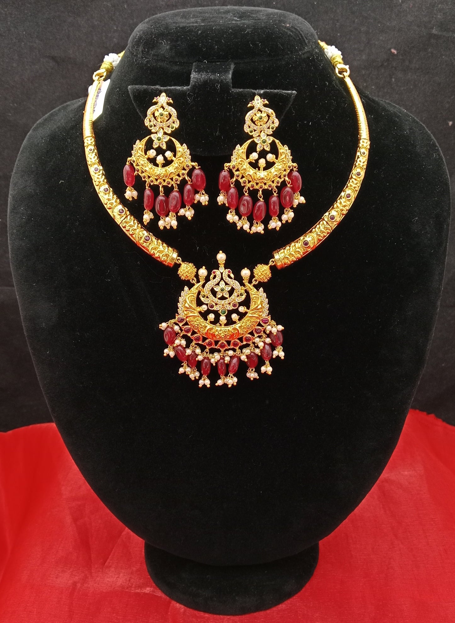 Kanti with Guttu making K 002