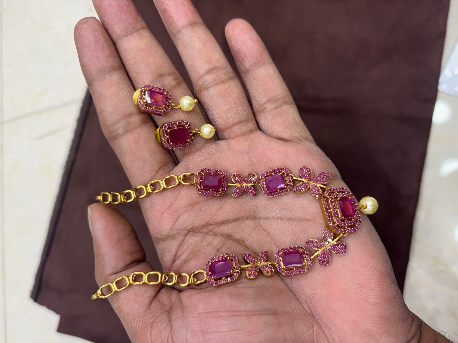 Under 599 shortnecksets