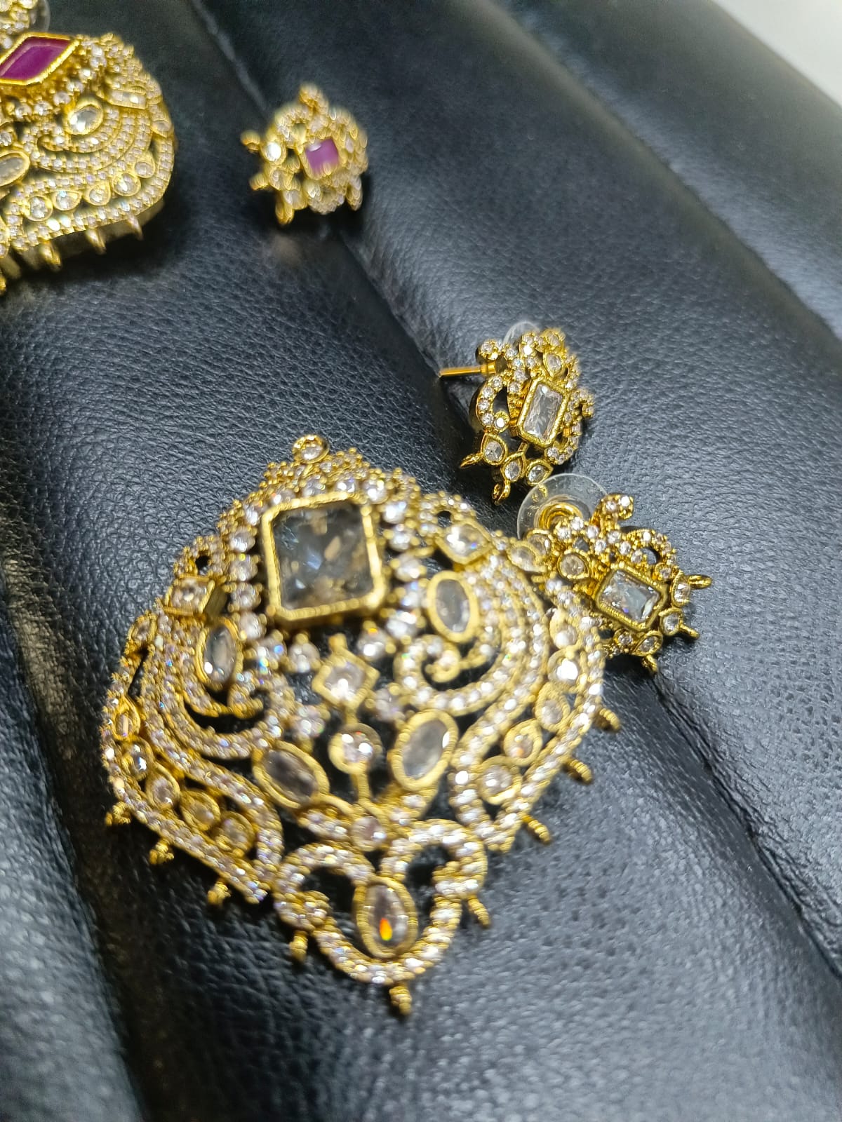 Locket 13-10-24