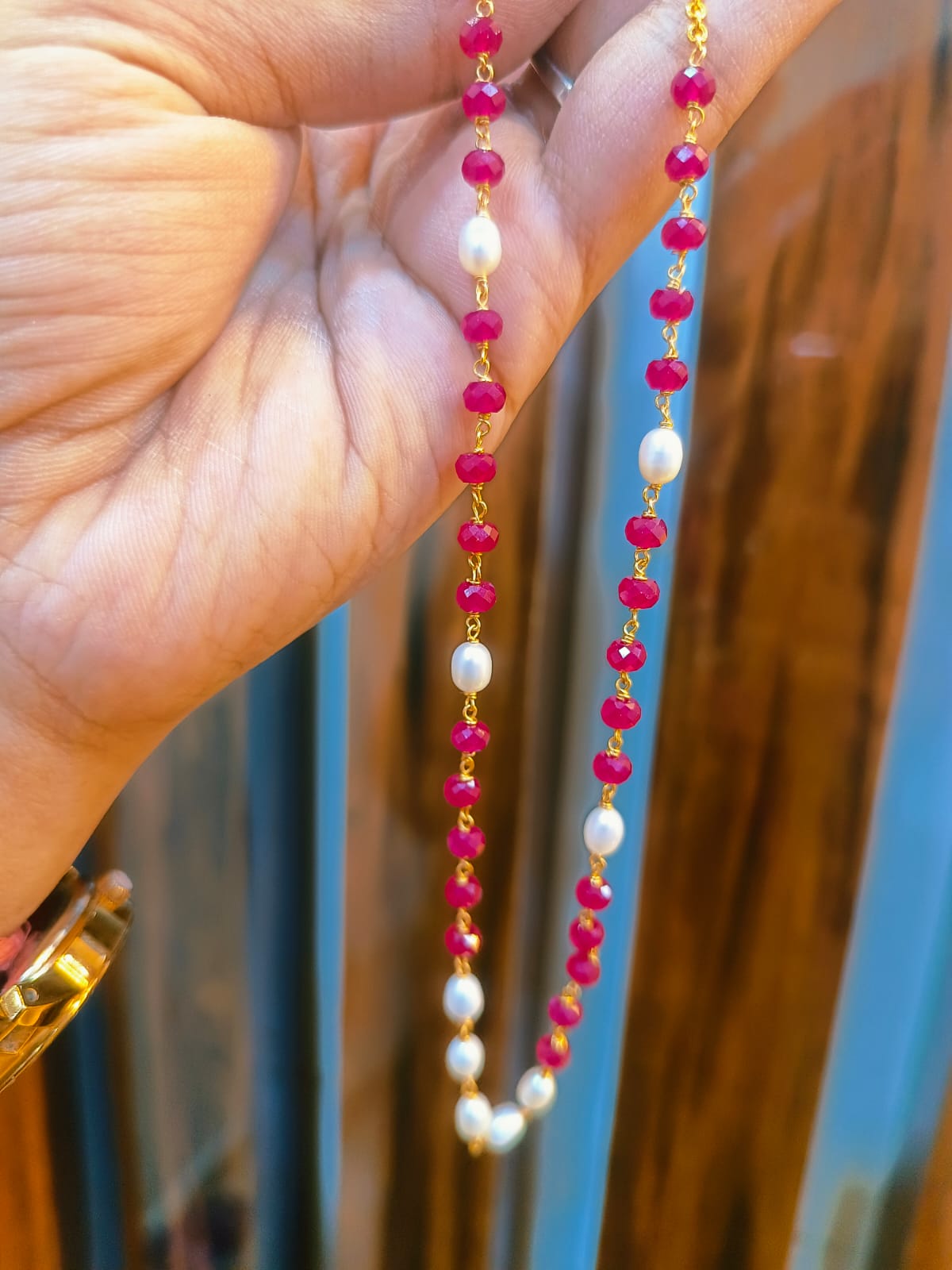 Bead chain red and white 21-11